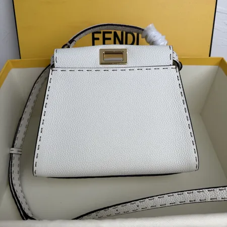 フェンディ ハンドバッグ