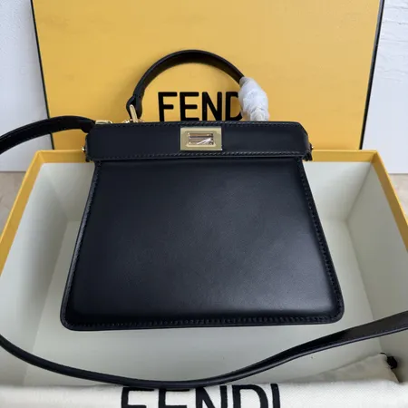 フェンディ ハンドバッグ