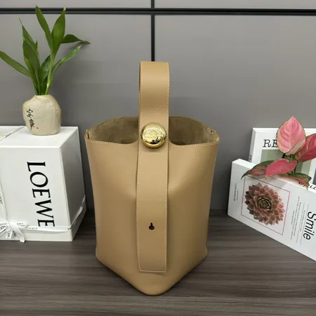 ロエベ ハンドバッグ