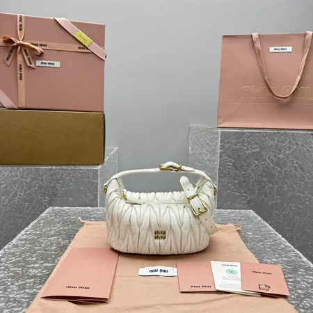 ミュウミュウ ハンドバッグ