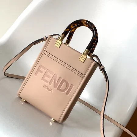 フェンディ ハンドバッグ