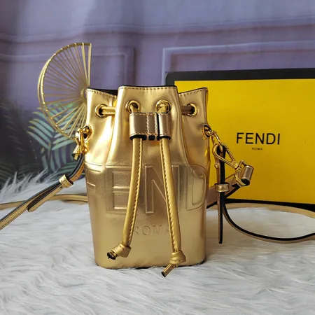 フェンディ ショルダーバッグ