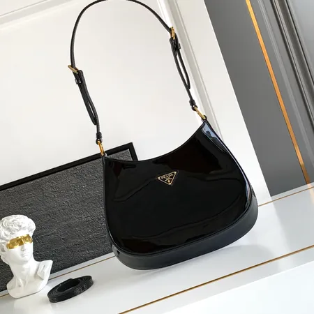 プラダ ショルダーバッグ
