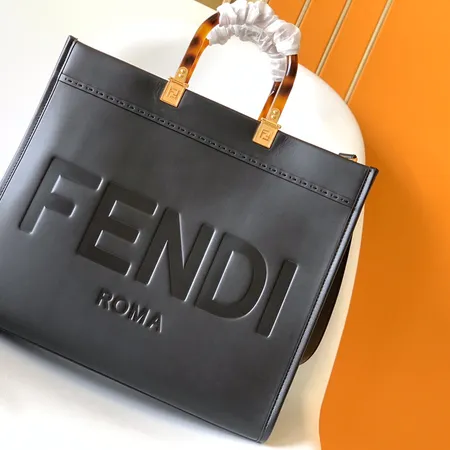 フェンディ ハンドバッグ