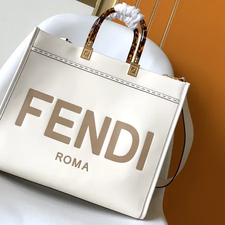 フェンディ ハンドバッグ