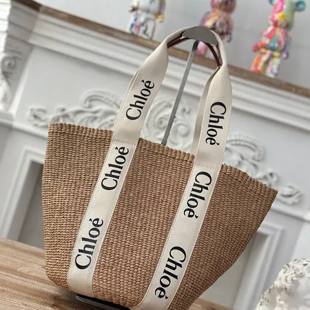 ヴァレンティノ ハンドバッグ