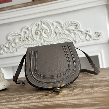 クロエ ショルダーバッグ