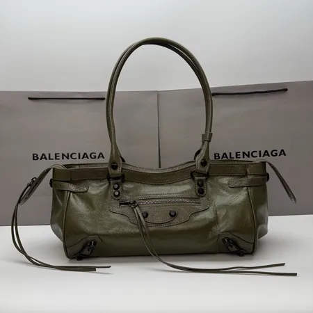バレンシアガ ショルダーバッグ