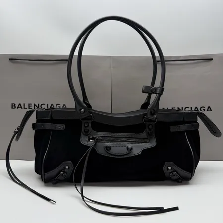 バレンシアガ ショルダーバッグ