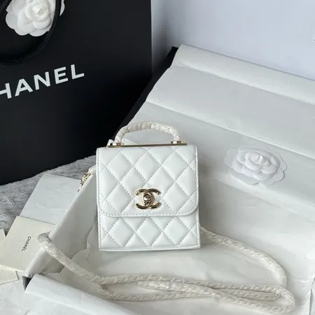 シャネル ショルダーバッグ