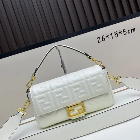 フェンディ ハンドバッグ