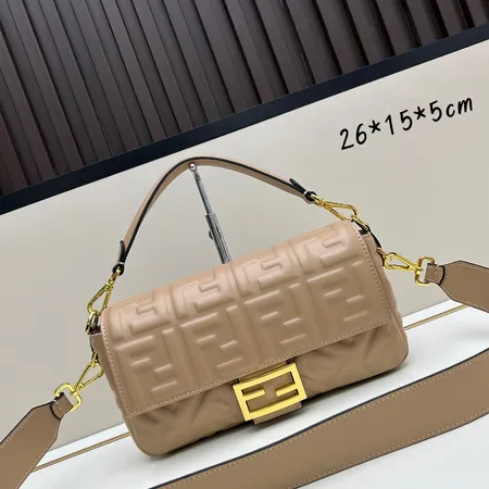 フェンディ ハンドバッグ