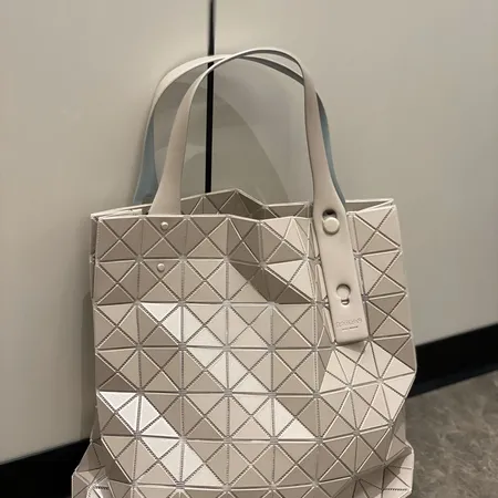 イッセイ ミヤケ ハンドバッグ