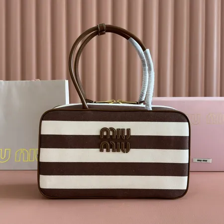 ミュウミュウ ショルダーバッグ