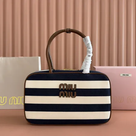 ミュウミュウ ショルダーバッグ