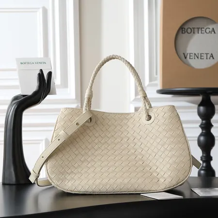 ボッテガ ヴェネタ ハンドバッグ