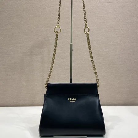 プラダ ショルダーバッグ