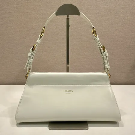 プラダ ショルダーバッグ