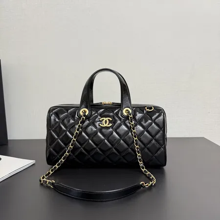 シャネル ショルダーバッグ