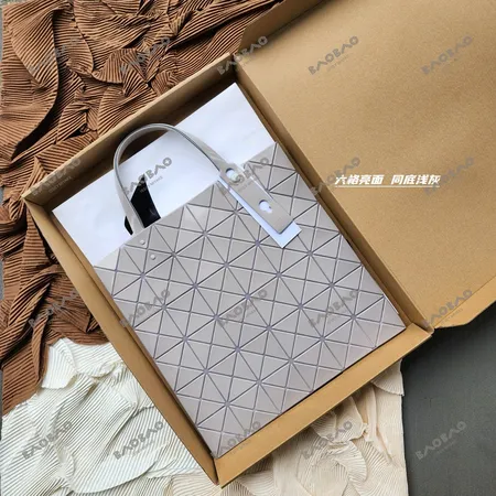 イッセイ ミヤケ ハンドバッグ