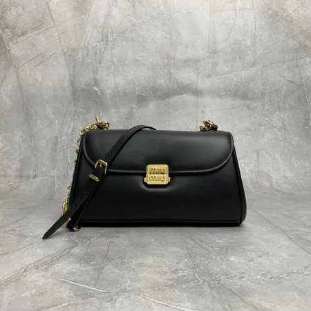 ミュウミュウ ショルダーバッグ