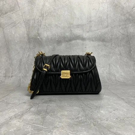 ミュウミュウ ショルダーバッグ