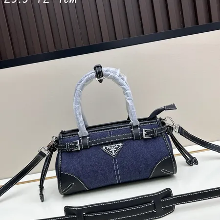 プラダ ハンドバッグ