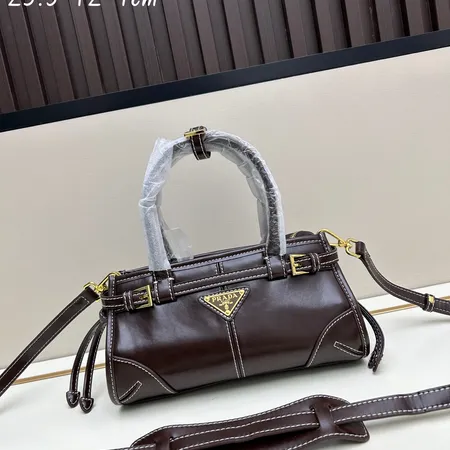 プラダ ハンドバッグ