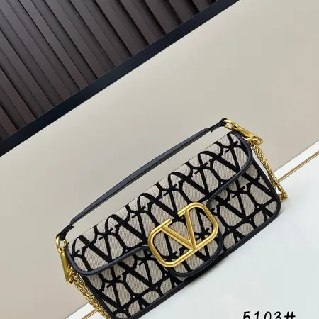 フェラガモ ハンドバッグ