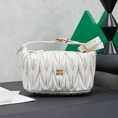 ヴァレンティノ ショルダーバッグ