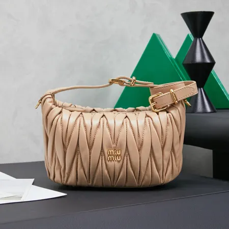 ヴァレンティノ ショルダーバッグ