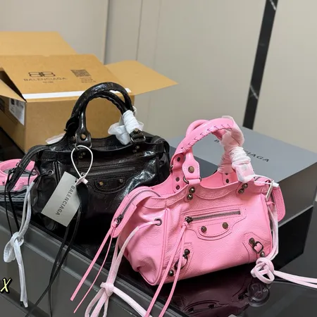 バレンシアガ ハンドバッグ