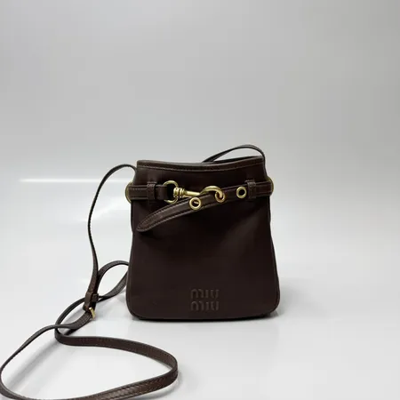 フェラガモ ショルダーバッグ