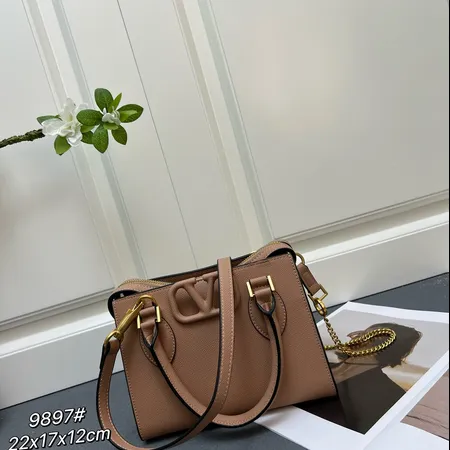 ヴァレンティノ ハンドバッグ