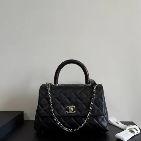 シャネル ハンドバッグ