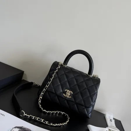 シャネル ハンドバッグ