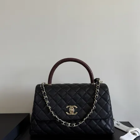 シャネル ハンドバッグ