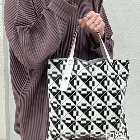 イッセイ ミヤケ ハンドバッグ