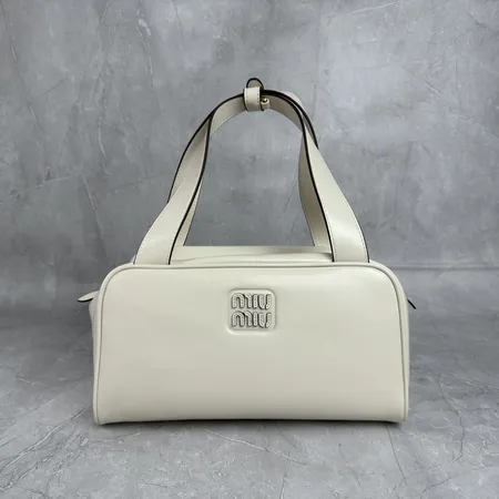 ミュウミュウ ショルダーバッグ