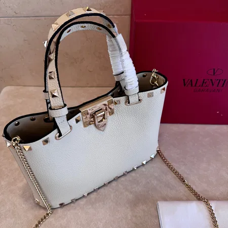 ヴァレンティノ ハンドバッグ