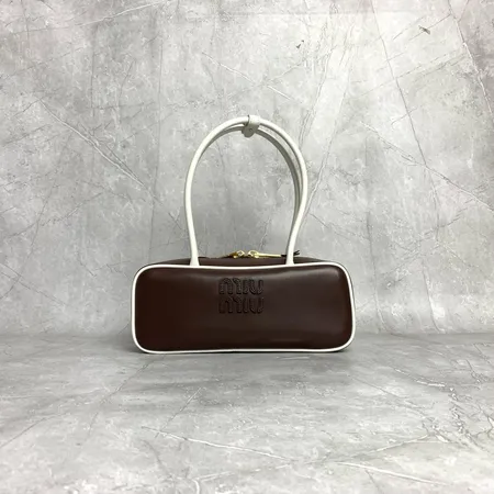 ミュウミュウ ショルダーバッグ