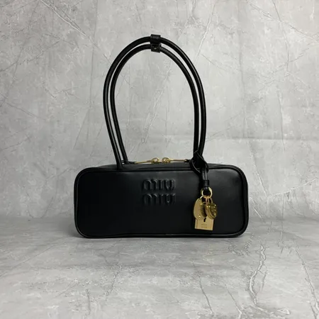 ミュウミュウ ショルダーバッグ