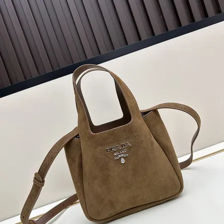 プラダ ハンドバッグ