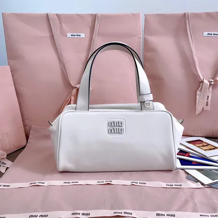 モスキーノ ハンドバッグ