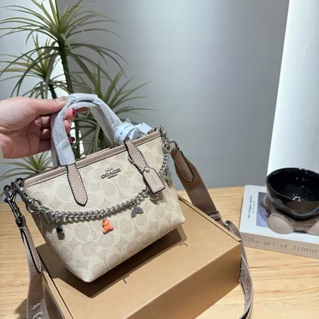 コーチ ハンドバッグ