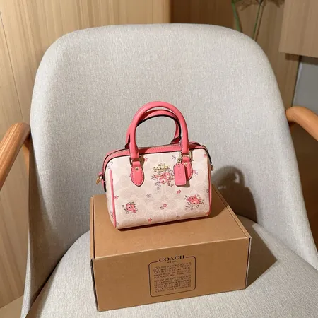 コーチ ハンドバッグ