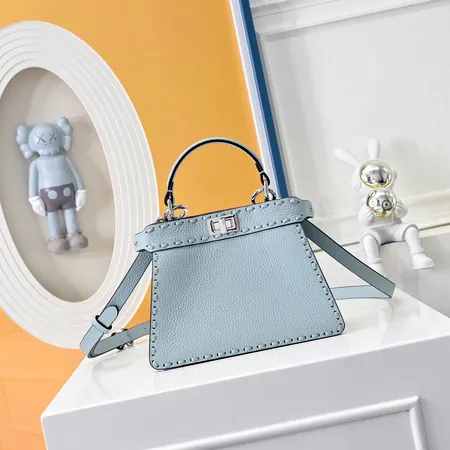 フェンディ ハンドバッグ