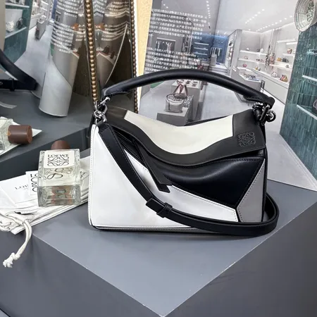 ロエベ ショルダーバッグ