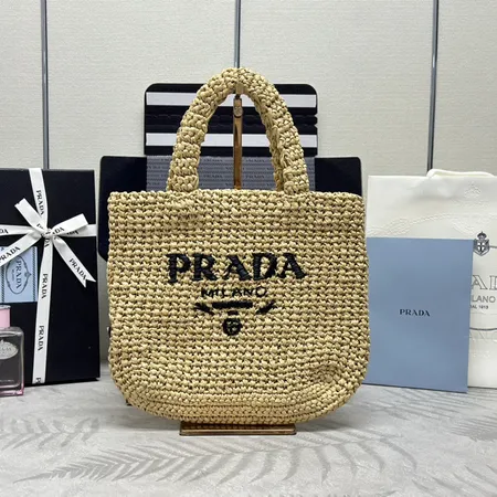 プラダ ハンドバッグ