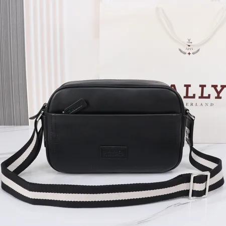 グッチ ショルダーバッグ